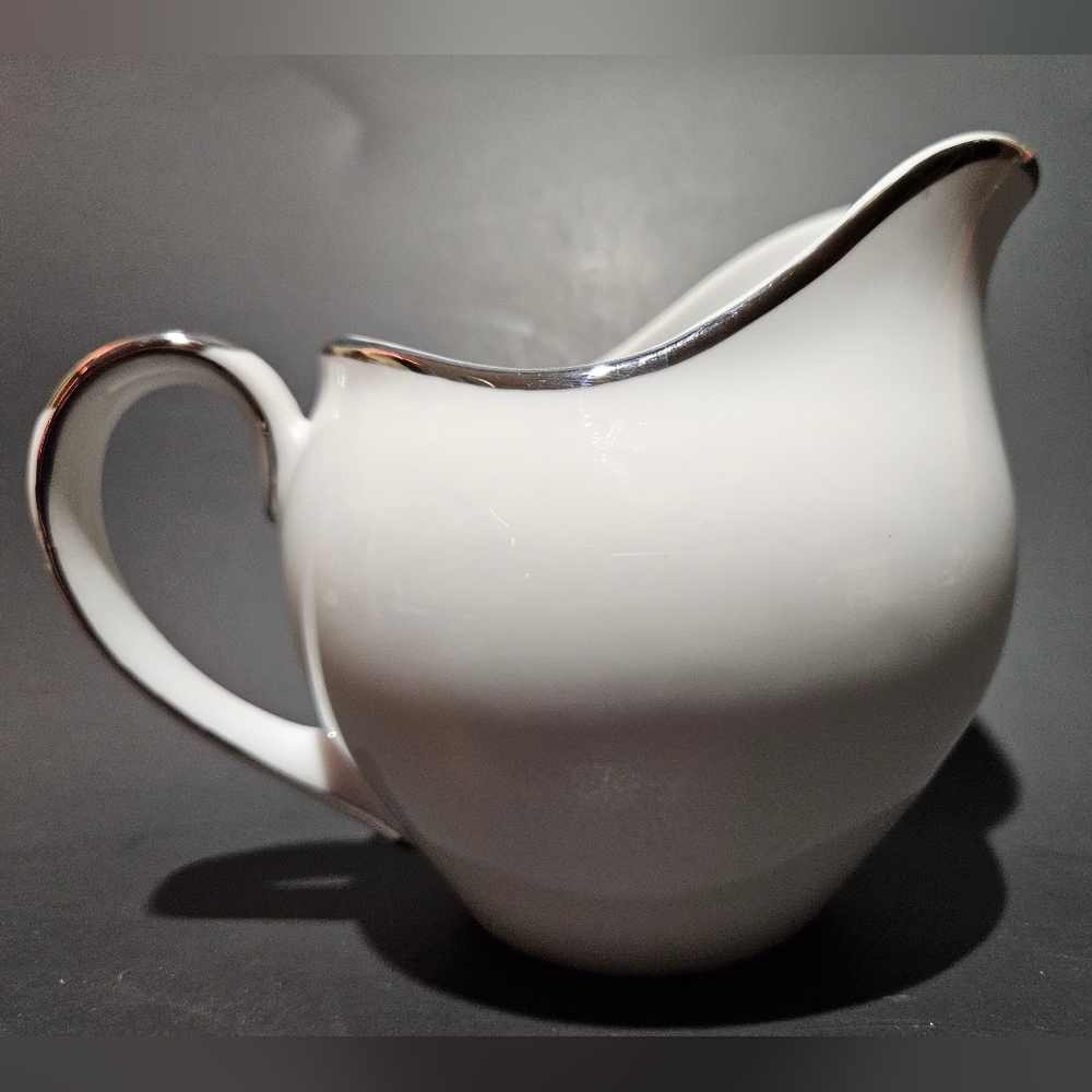 Harmony House Modern Creamer